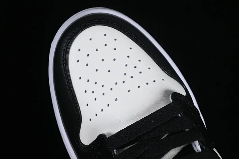 All categories Air Jordan Jordan series basketball shoes Air Jordan 1 Mid Air Jordan 1 Mid "Black Toe" AJ1 Joe 1 white black red Zhongbang basketball shoes BQ6472-160